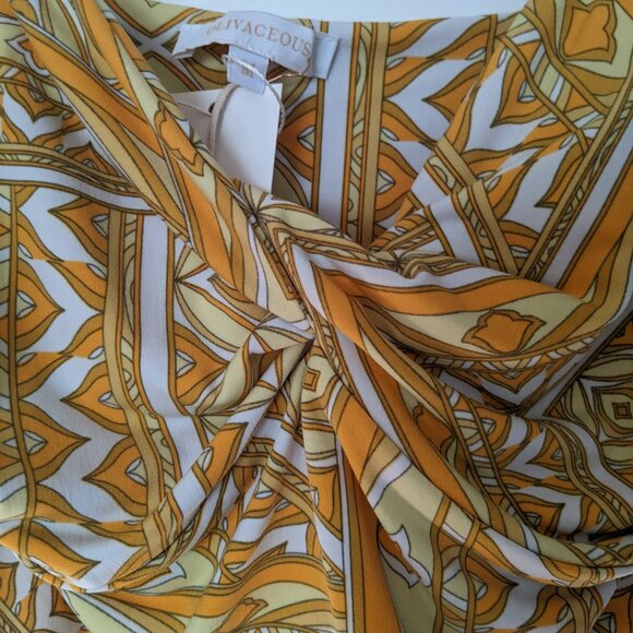 Stylish Crop - Picture 2 of 3